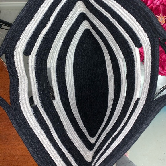 ⭐️NWT Stella & Dot Taj Tote⭐️ - Picture 5 of 7